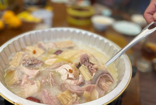 人間丨疫情沖擊下,廣東一家連鎖餐飲企業再生記 中央廚房變身食品加工廠,憑預制菜化危為機